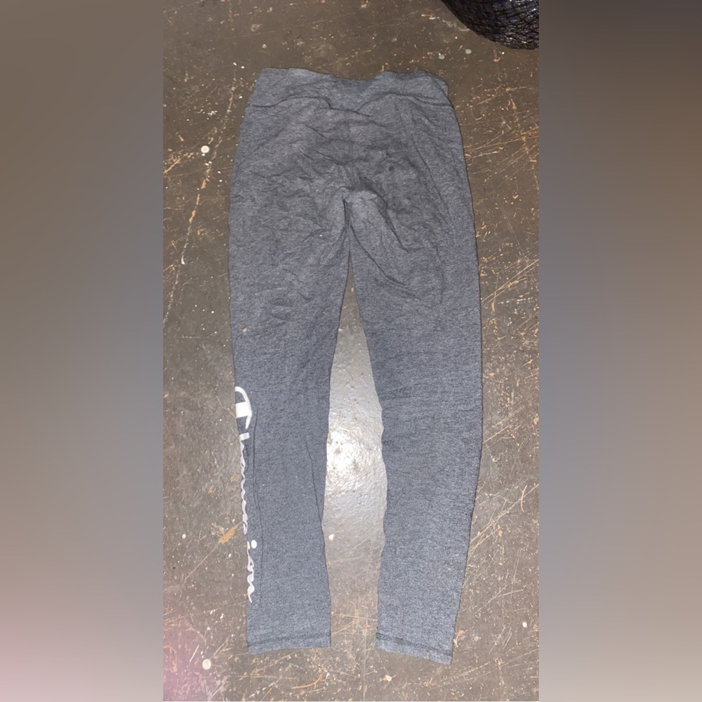 Grey leggings. Champion.